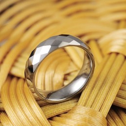 Tungsten gold ring