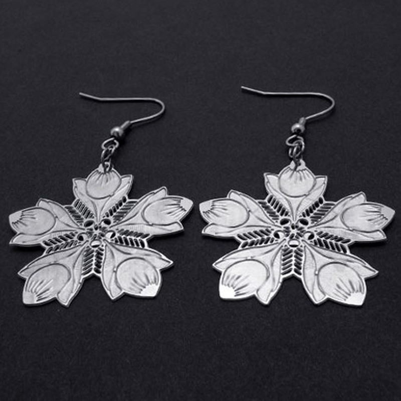 Hollow Titanium Earrings 20240