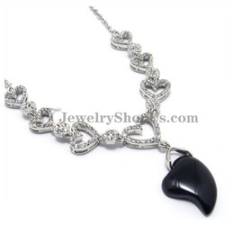 Elegant Heart Shape Alloy Pendant with Rhinestones