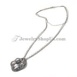 Elegant Alloy Pendant with Rhinestones and Zircon
