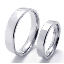 Fashionable Patterns Color Brilliancy The Queen of Quality Titanium Ring