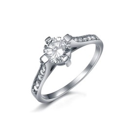 Durable in Use Female Titanium Ring With Rhinestone