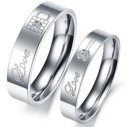 High Quality Titanium Ring For Lovers With Rhinestone