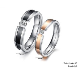 Dependable Performance Titanium Ring For Lovers With Rhinestone