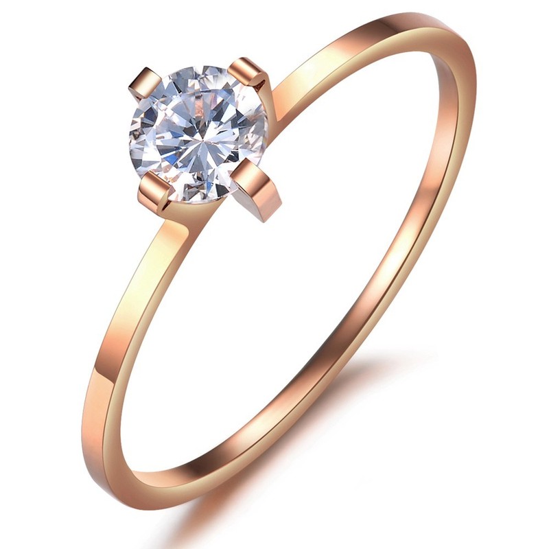 Reliable Quality Titanium Ring For Lovers With Rhinestone