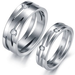 Stable Quality Labyrinth Titanium Ring For Lovers With Rhinestone