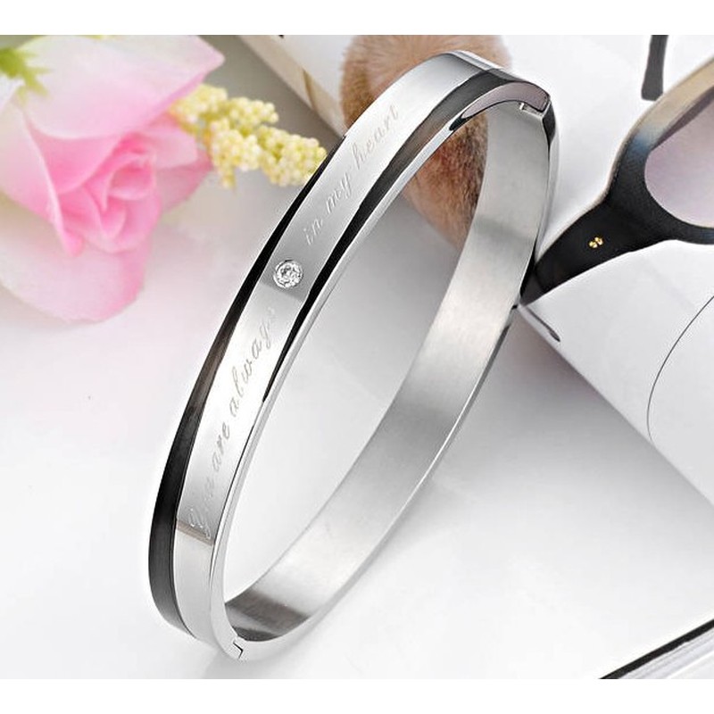 Stable Quality Titanium Bangle For Lovers With Rhinestone