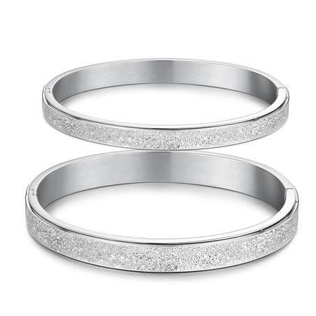 Stable Quality Scrub Titanium Bangle For Lovers 
