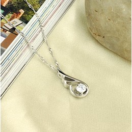 Wide Varieties Female Platinum Plating Titanium Necklace With Diamond