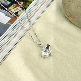 High Quality Female Retro Platinum Plating Titanium Necklace 