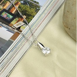 Easy to Use Female Platinum Plating Titanium Necklace With Diamond