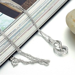High Quality Female Platinum Plating Titanium Necklace With Rhinestone