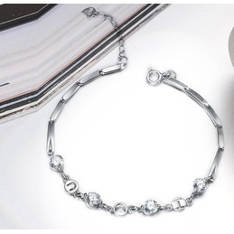 The Queen of Quality Female Platinum Plating Titanium Bracelet With Rhinestone