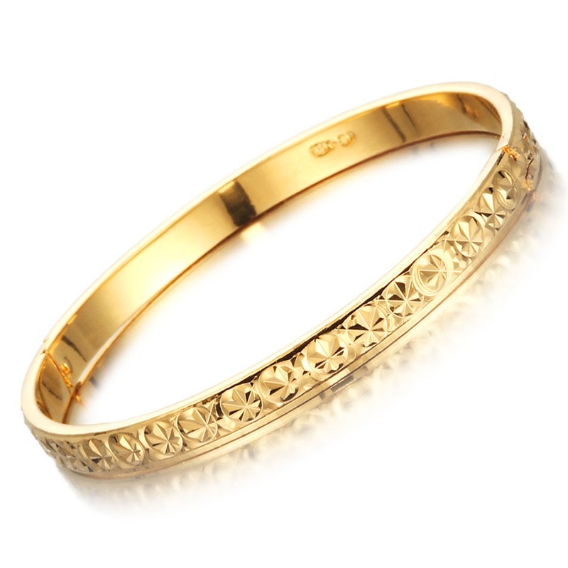 World-wide Renown Female 18K Gold-Plated Bangle 