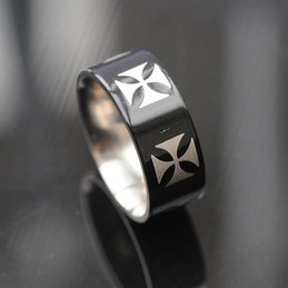 Men's titanium ring