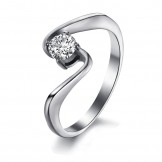 World-wide Renown Female Titanium Ring With Rhinestone