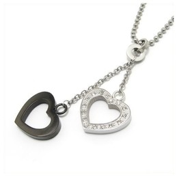 Heart-shaped diamond necklace